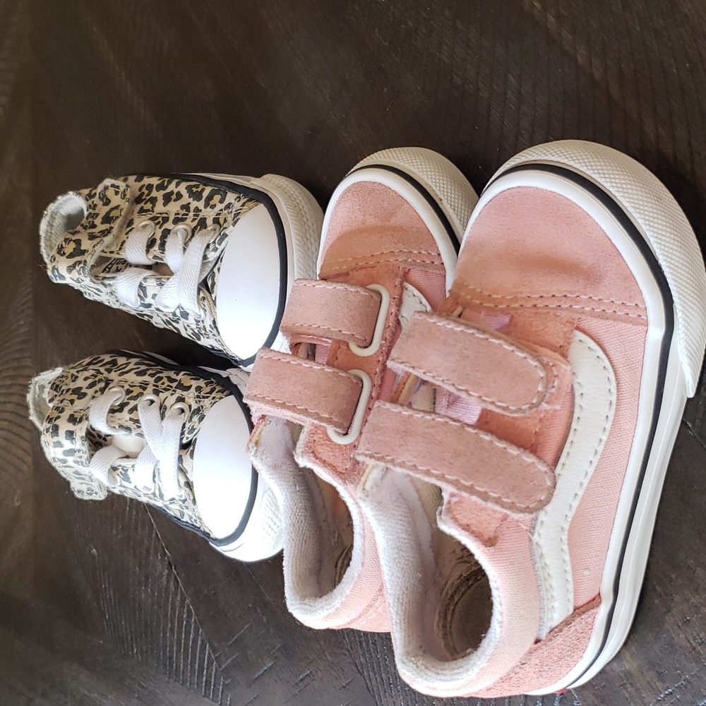 Toddler Shoes Vans (5) & Converse (6)